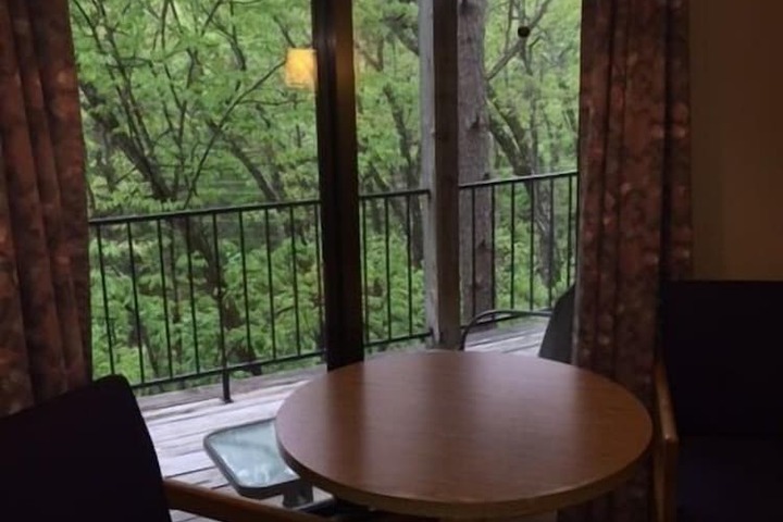 Room 4 of 13