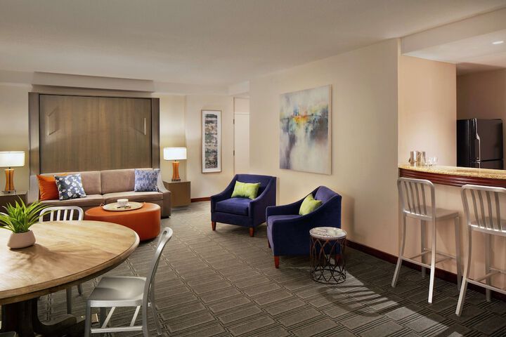 Room 53 of 152