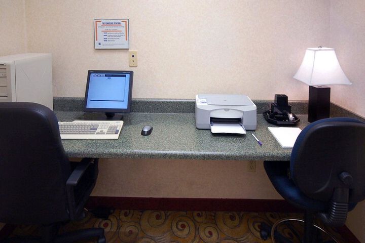 Business Center 27 of 27
