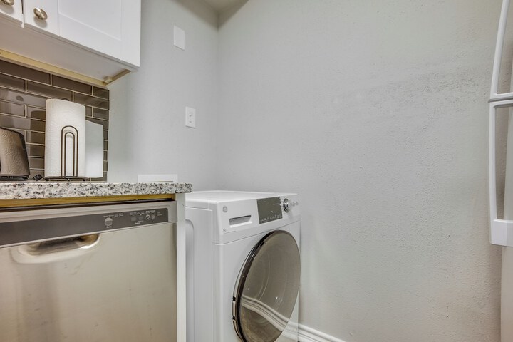Montgomery Vacation Rental w / Pool Access!