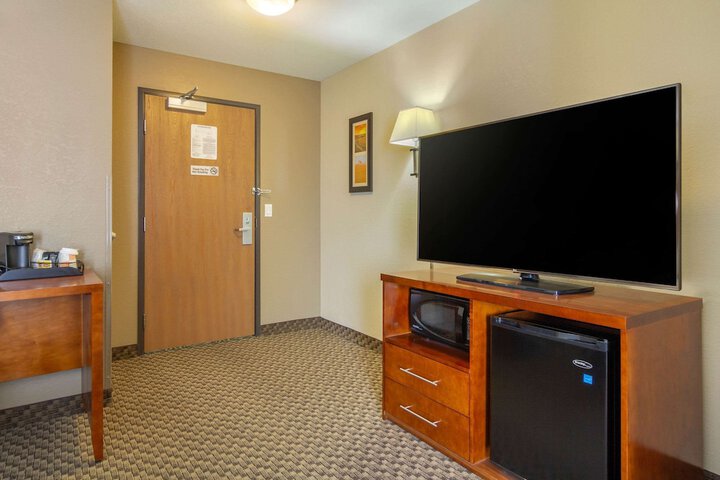 Room 30 of 35