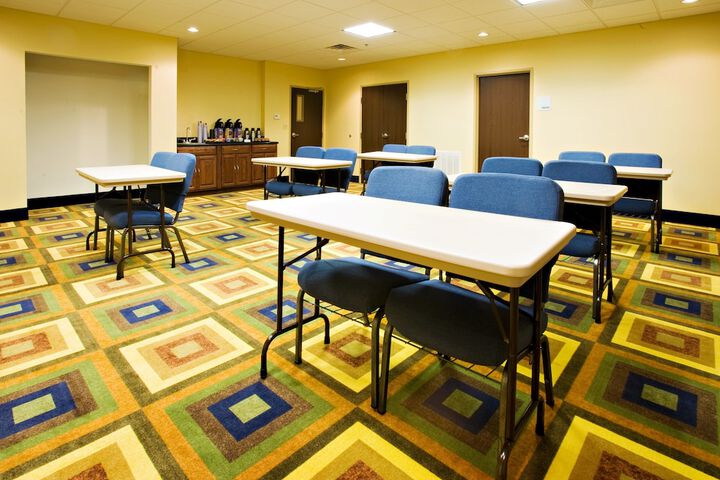 Holiday Inn Express & Suites Childress by IHG