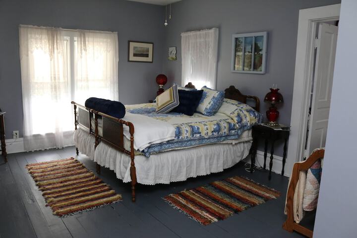 Room 14 of 14