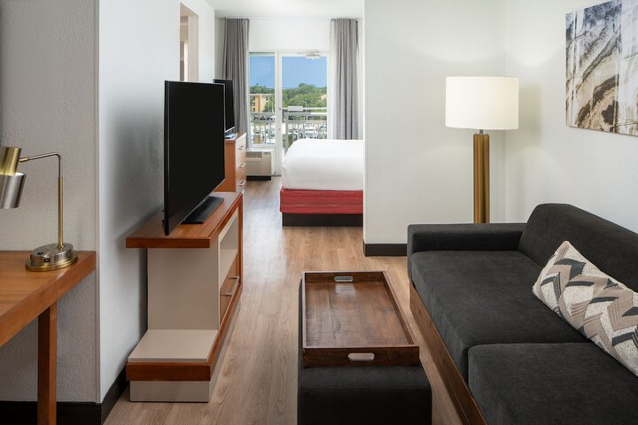 Room 27 of 49