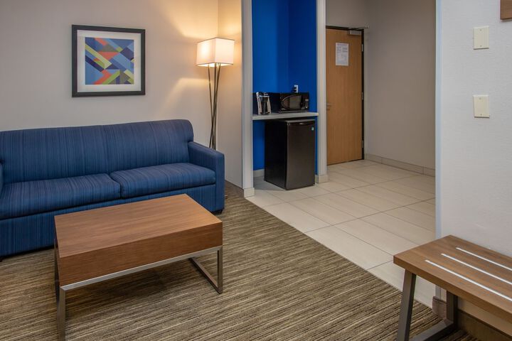 Room 34 of 135