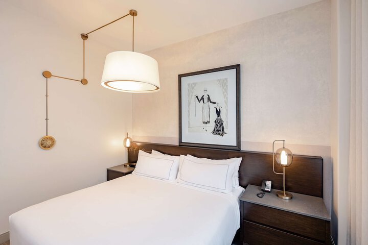 Hotel Fort Des Moines Curio Collection by Hilton