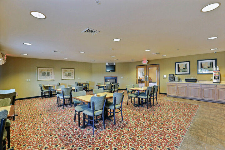 COMFORT INN & SUITES