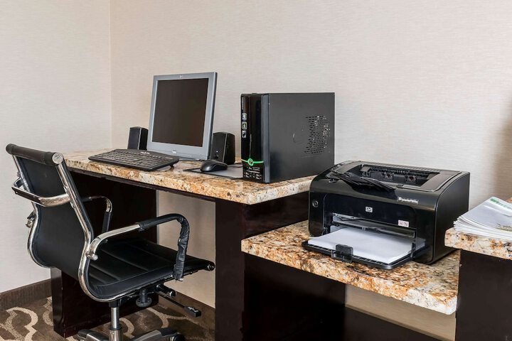 Business Center 31 of 31