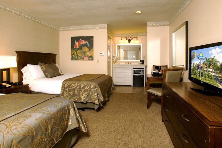 Room 18 of 66