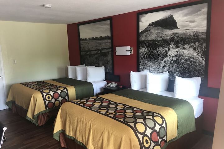 Room 9 of 28
