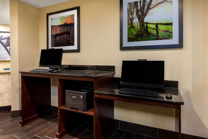 Business Center 45 of 45