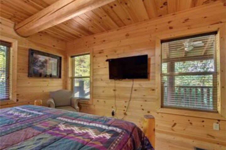 Longwalker Lodge 3 Bedrooms, Hot Tub, Game Room, Sleeps 9
