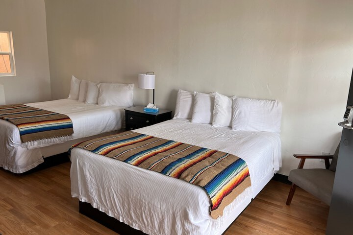 Room 28 of 65