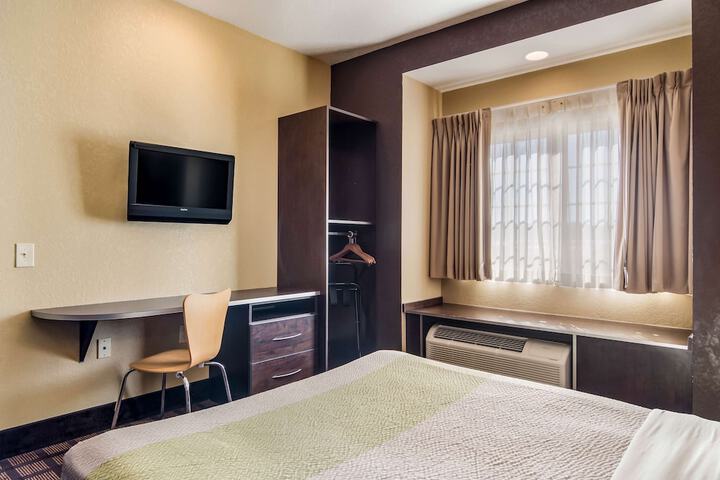 Room 22 of 28