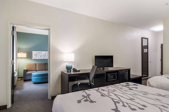 Room 6 of 26