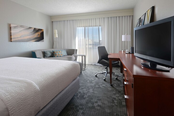 Room 12 of 21