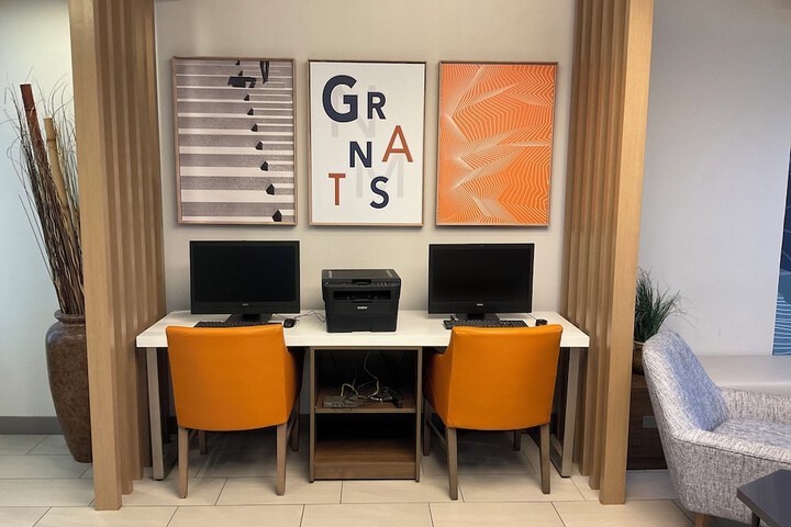 Holiday Inn Express Hotel & Suites Grants - Milan by IHG