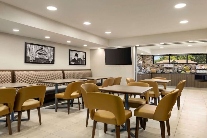 Baymont by Wyndham Owatonna