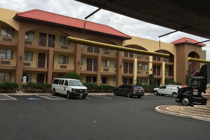 Hotel 4 of 34