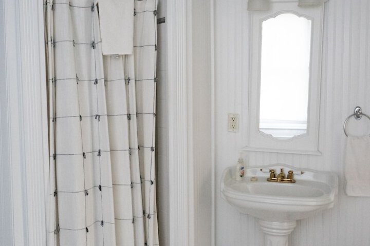 Room 43 of 75