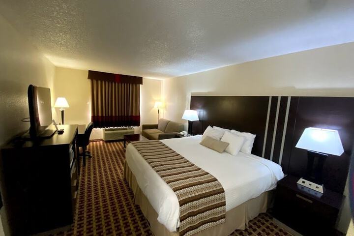 Room 9 of 19