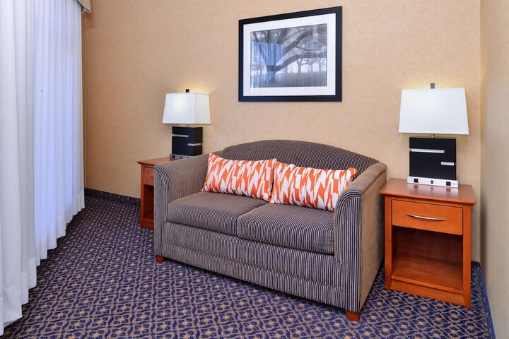 Room 40 of 94