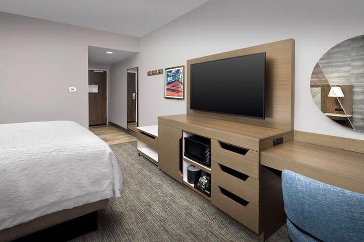 Room 15 of 28