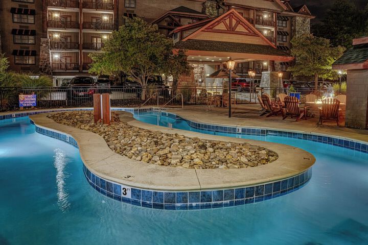 Bearskin Lodge on the River