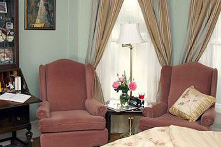 Albert Shafsky House Bed and Breakfast