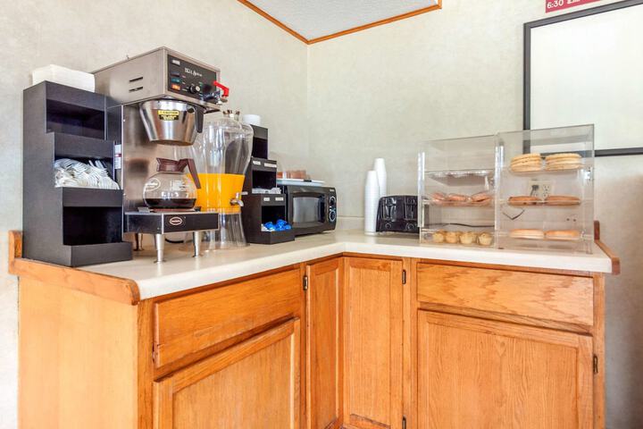 Breakfast/Coffee Service 40 of 43