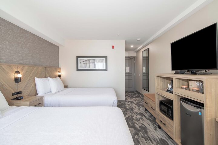 Room 25 of 46