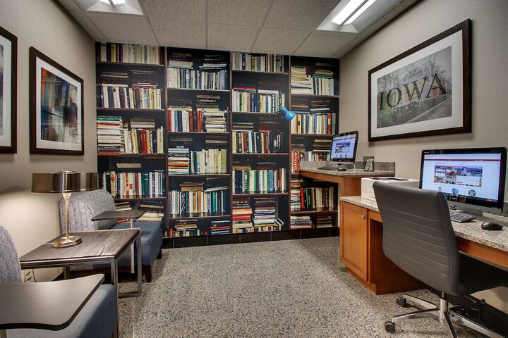 Business Center 66 of 66