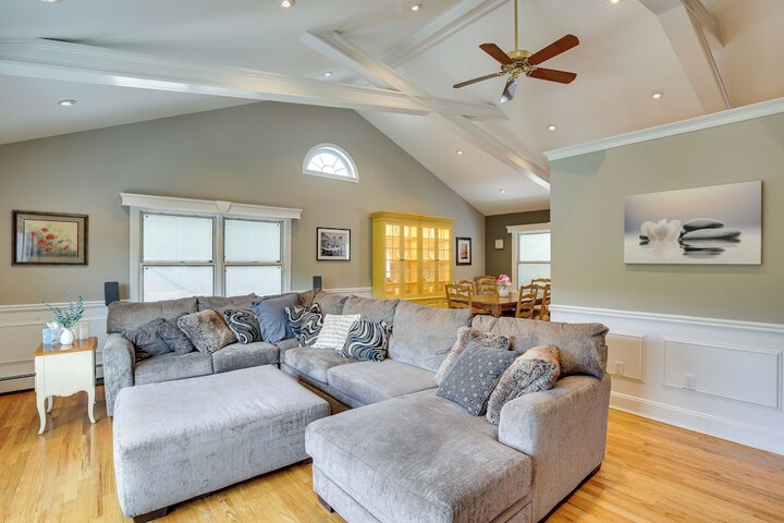 New Fairfield Vacation Rental w / Lake Views!