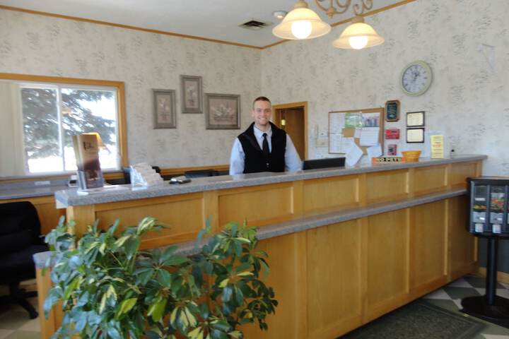 Bangor Inn & Suites