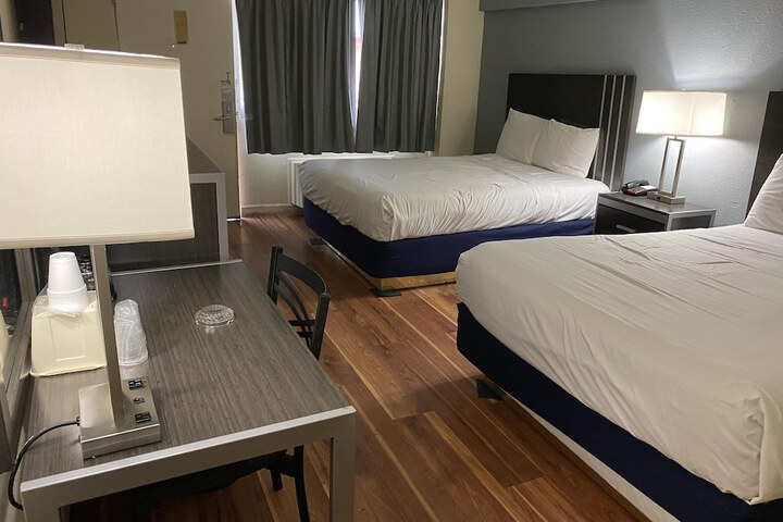 Room 50 of 77