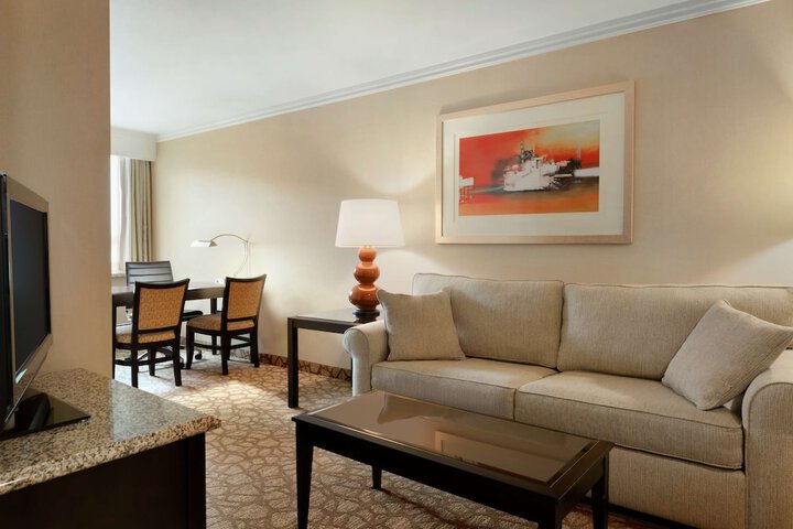 Room 26 of 38