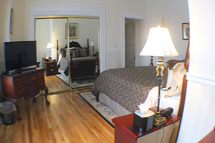Room 36 of 106