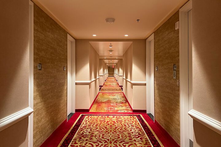 Ballroom/Hall 53 of 54