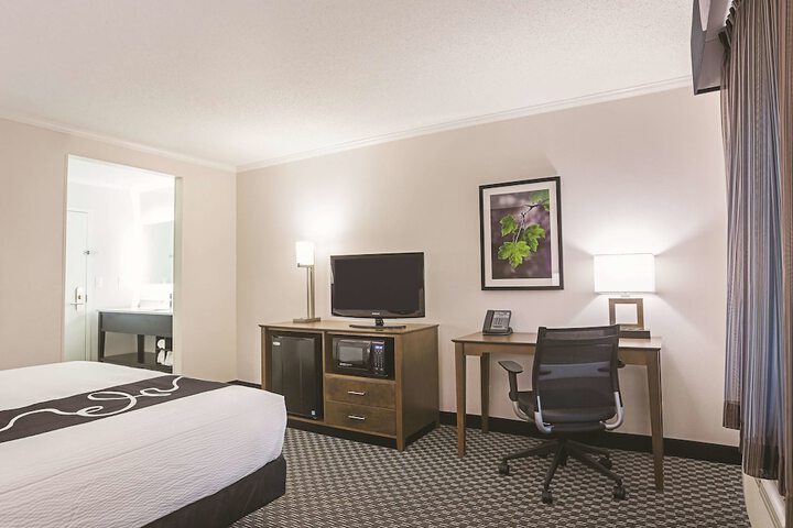 Room 27 of 36