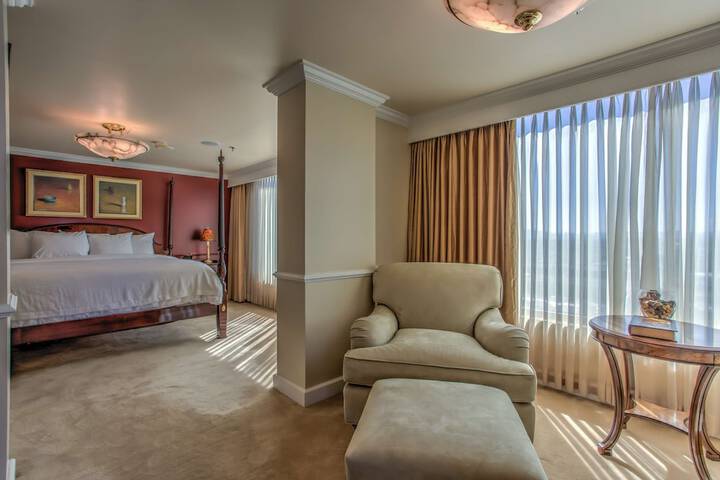 Room 43 of 76