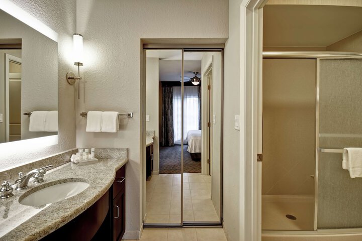 Room 25 of 58