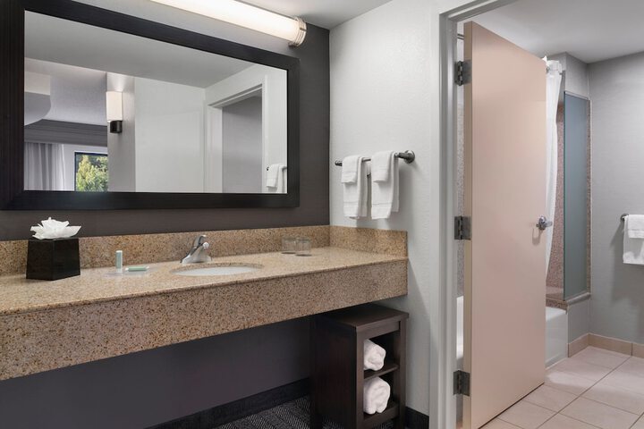 Courtyard by Marriott Richmond North