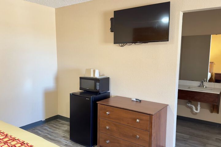 Room 20 of 38