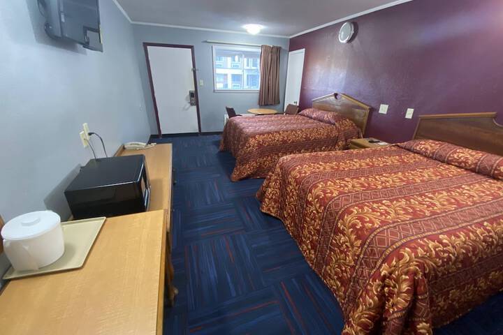 Room 10 of 25