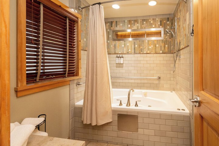 Sleeping Lady Mountain Resort & Spa