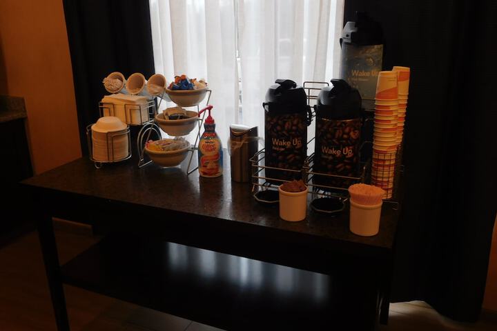 Breakfast/Coffee Service 30 of 35