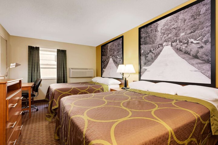 Room 12 of 20