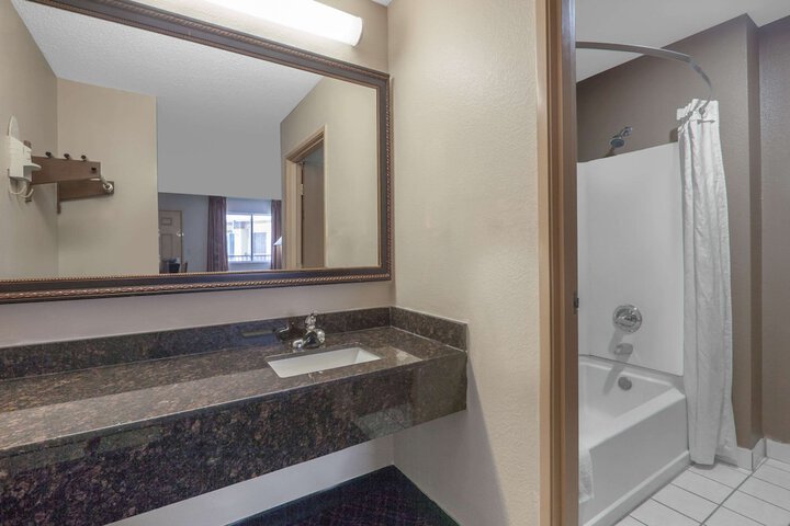 Room 15 of 19
