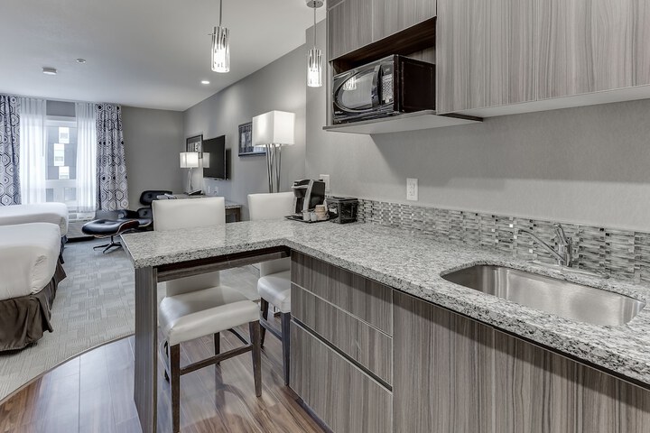 Home Inn & Suites Saskatoon South
