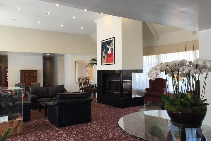 Hotel Interior 7 of 33